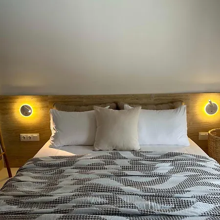 Aristotelia Gi Domes - Luxury Private Pool Retreats