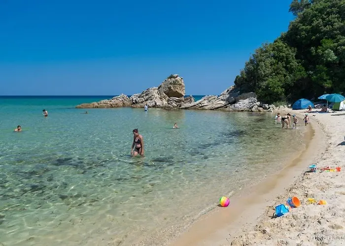 别墅 Aristotelia Gi Domes - Luxury Private Pool Retreats 奥林匹亚达